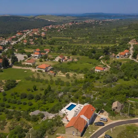 La Casa Gidora וילה שיבניק