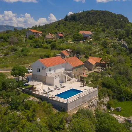 La Casa Gidora *