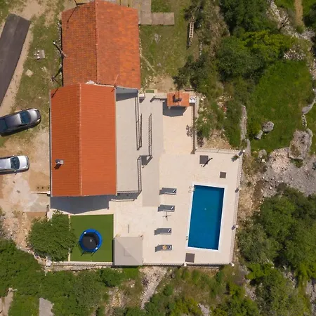 빌라 La Casa Gidora *