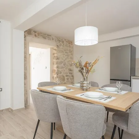 La Casa Gidora *