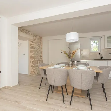 La Casa Gidora *