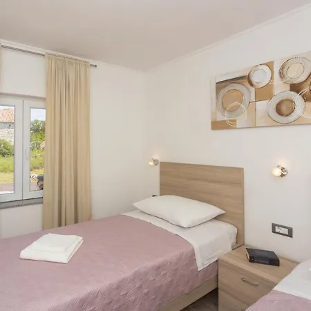 La Casa Gidora שיבניק