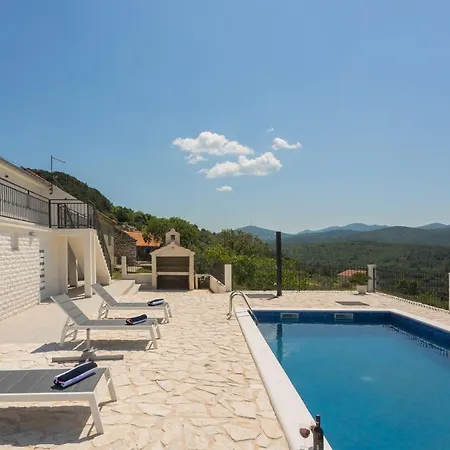 빌라 La Casa Gidora *