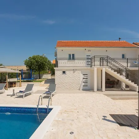 La Casa Gidora וילה שיבניק