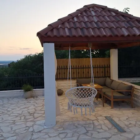 빌라 La Casa Gidora *