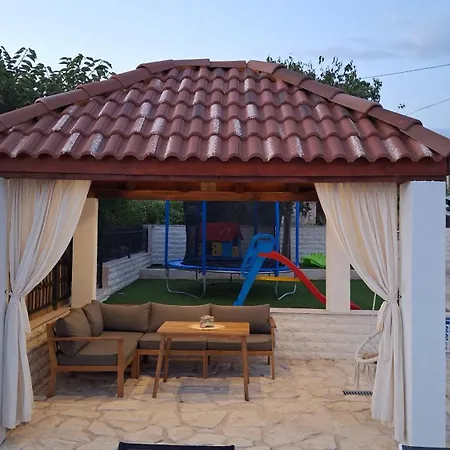 La Casa Gidora וילה שיבניק