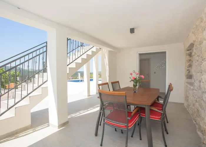 La Casa Gidora * 希贝尼克